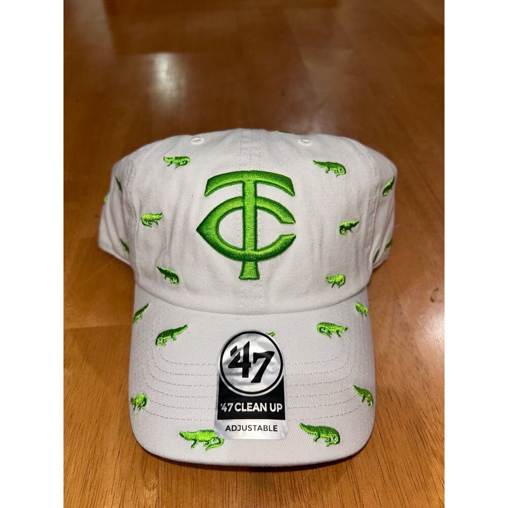 NEW Minnesota Twins Adjustable Hat w/ Green Embroidered Alligators MSRP $45
